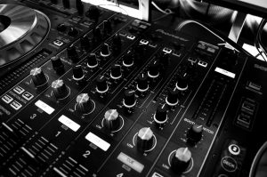 DJ-table